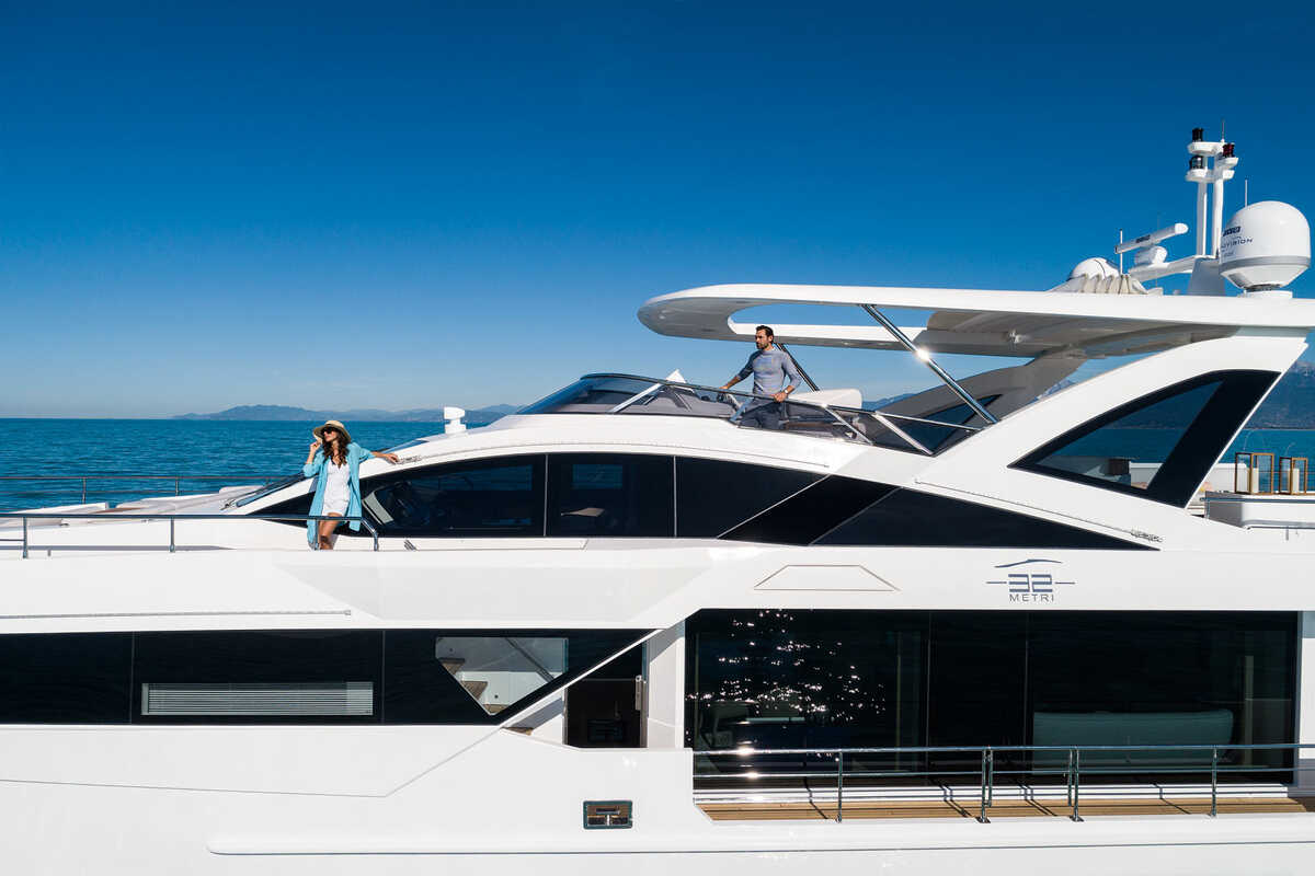 Экстерьер Azimut Grande 32 METRI