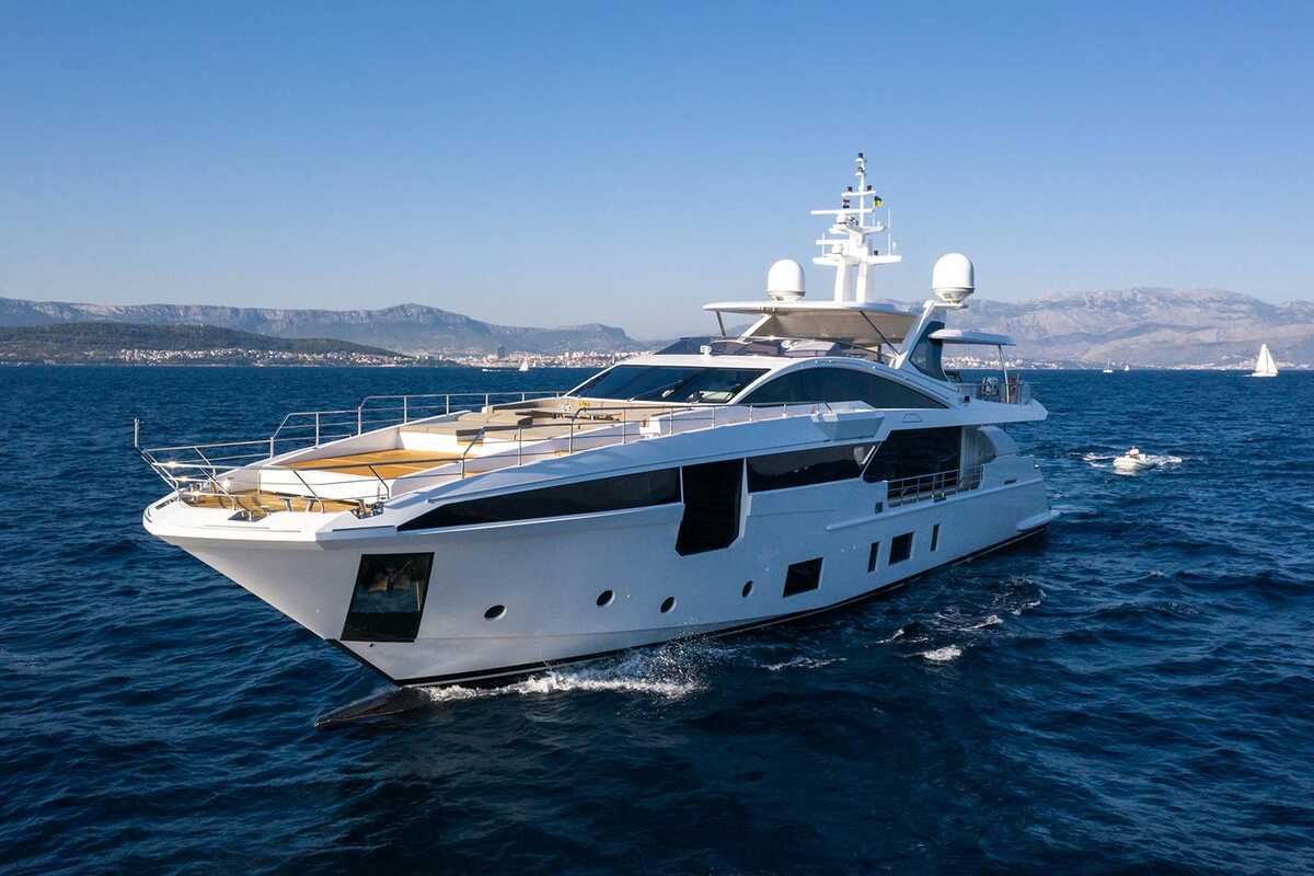 Azimut Grande 35 METRI M/Y IRYNA 2019