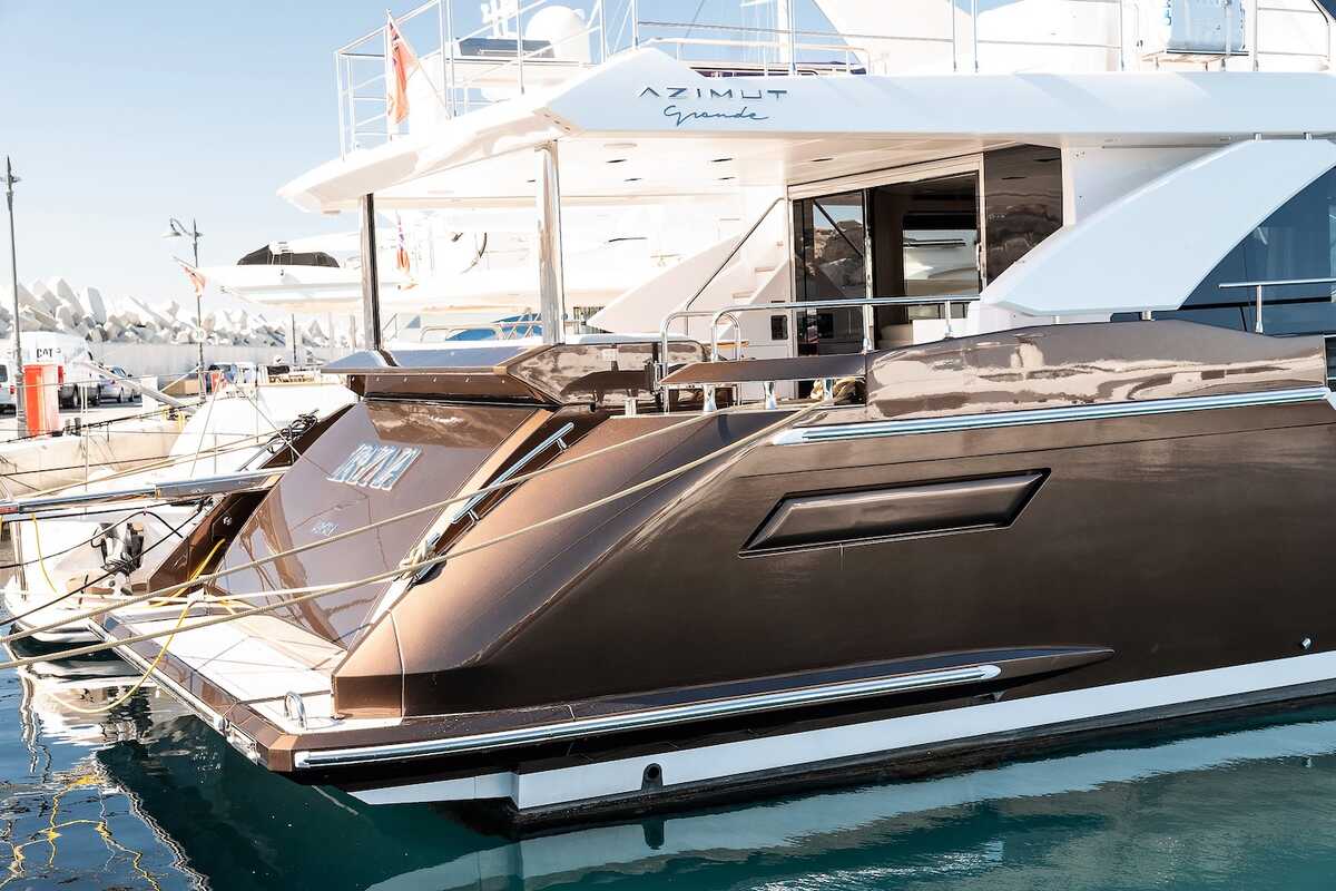 Кормовая часть Azimut Grande 27 METRI