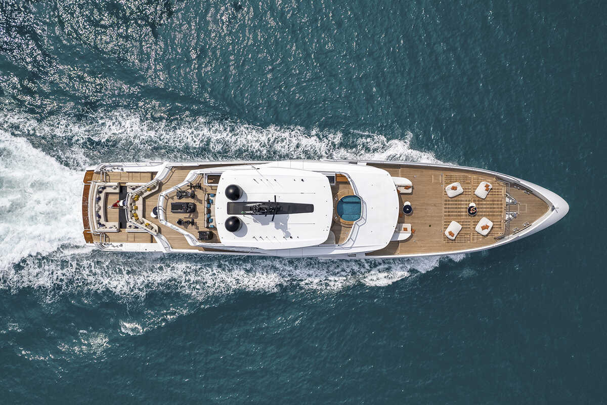 Экстерьер Mangusta Oceano 50