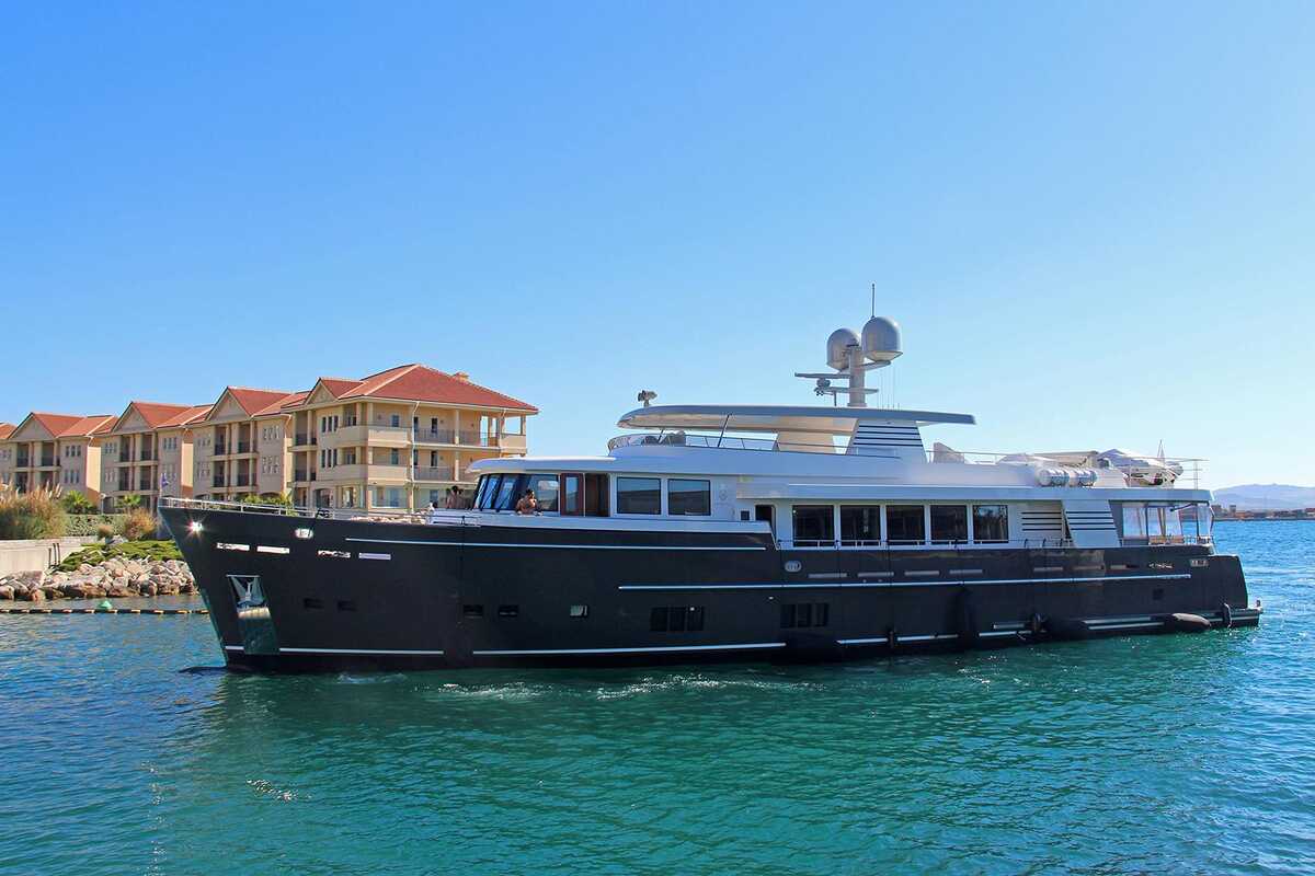 Экстерьер Van der Valk Explorer 37M
