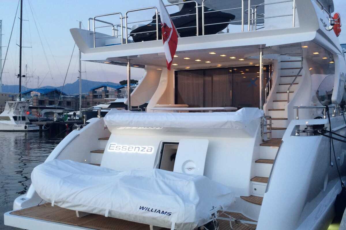 Экстерьер Azimut 84, 2015