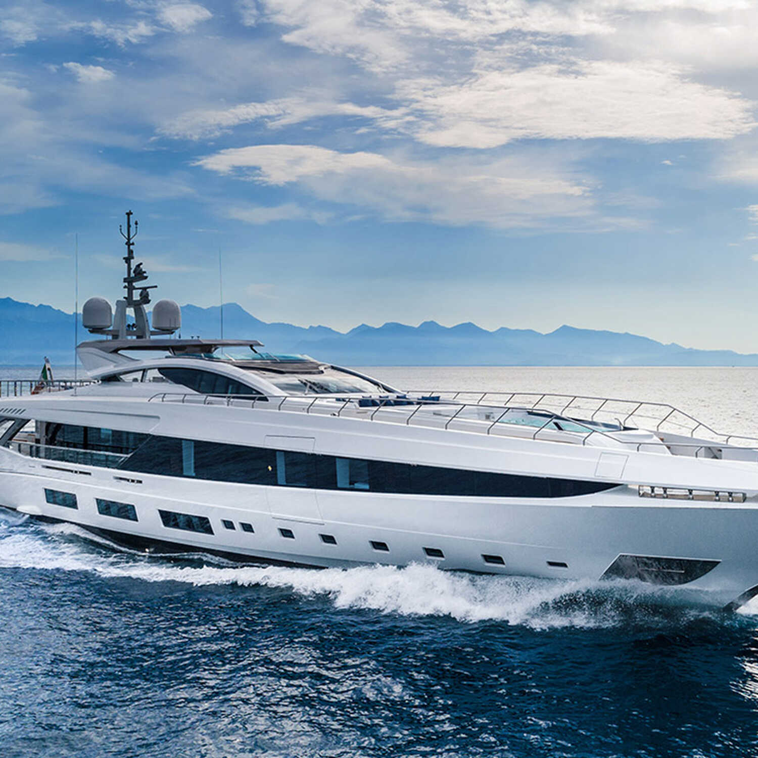 Жаркий сезон Mangusta